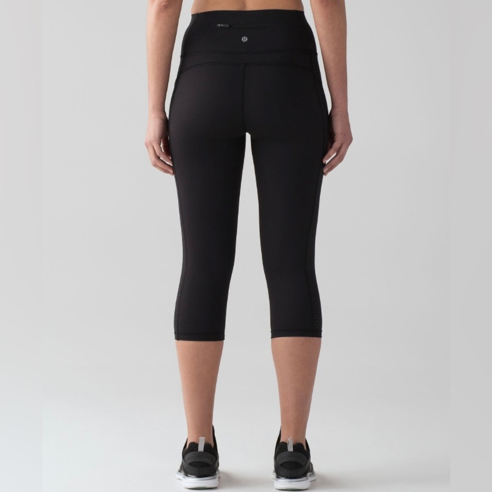 Lululemon Mind Over Miles Crop (17" ) in Black SIZE 10